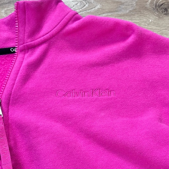 Calvin Klein Performance Hot Pink Cropped 1/4 Zip - Picture 9 of 14
